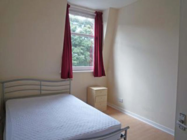 Image of 3 Bedroom Flat  To Rent at Esslemont Avenue, Aberdeen, AB25 at Rosemount Aberdeen Aberdeen, AB25 1SL